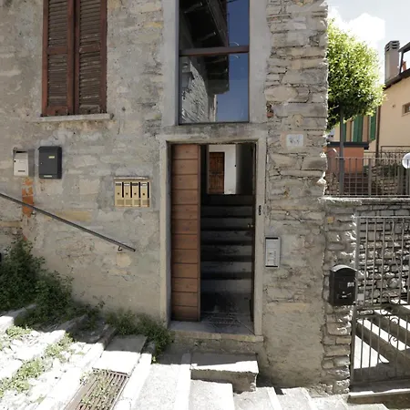 In The Historic Village - Riva 10 Apartament