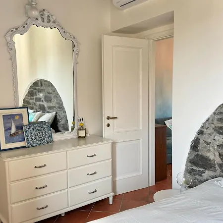 In The Historic Village - Riva 10 Apartment *