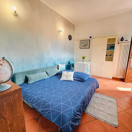 Apartment In The Historic Village - Riva 10 *