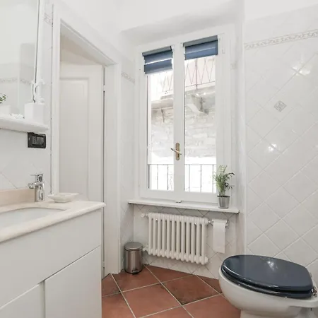 Apartment In The Historic Village - Riva 10 *
