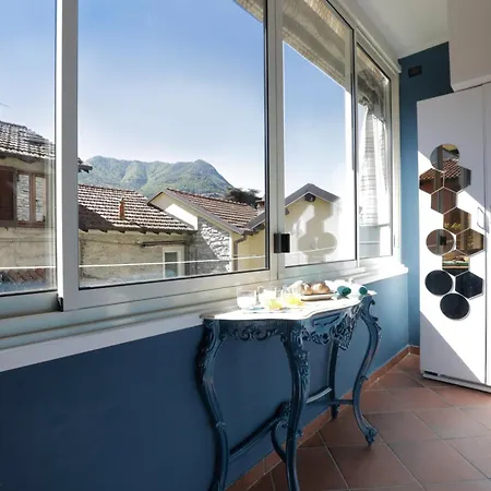 Apartment In The Historic Village - Riva 10