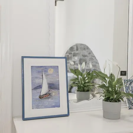 Apartment In The Historic Village - Riva 10