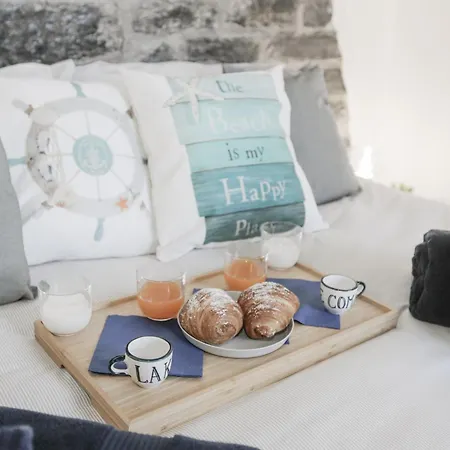 Apartment In The Historic Village - Riva 10